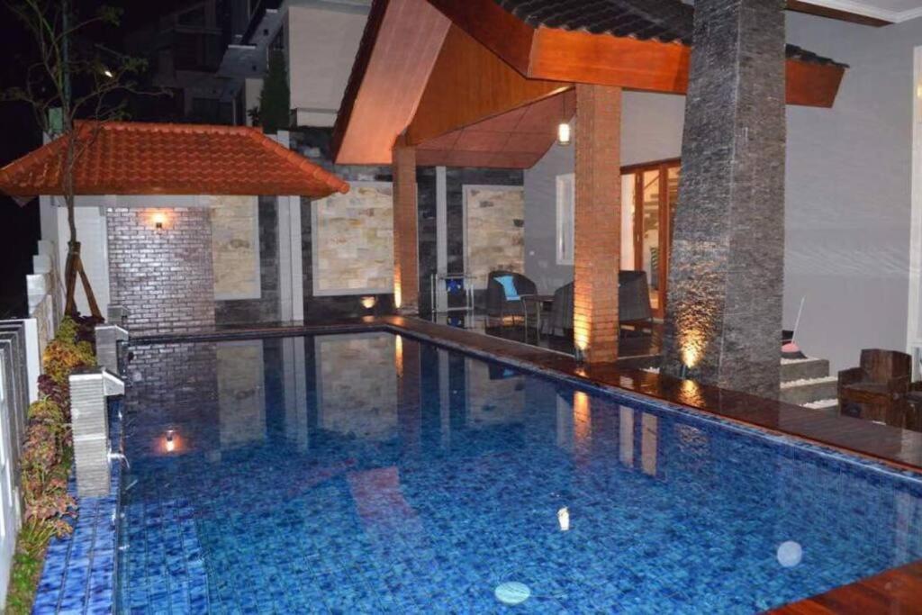 Villa Agro Kusuma Pinus R7 Batu  Esterno foto