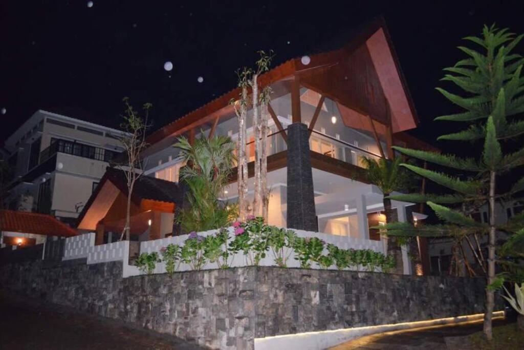 Villa Agro Kusuma Pinus R7 Batu  Esterno foto